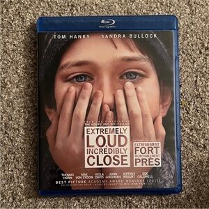 Warner Bros. Extremely Loud & Incredibly Close Blu-ray - Blue Case